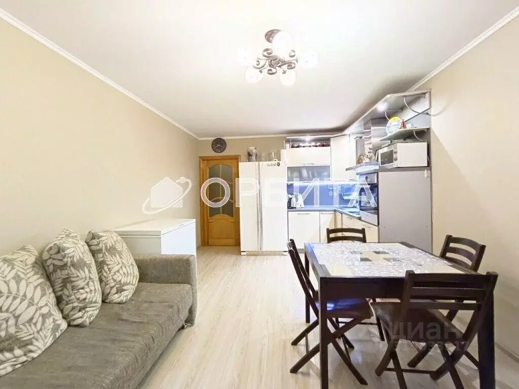 2-к кв. Тюменская область, Тюмень ул. Пермякова, 72к3 (72.0 м) - Фото 0