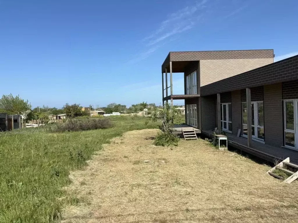 Участок в Крым, Черноморский район, Оленевское с/пос, с. Оленевка ул. ... - Фото 1