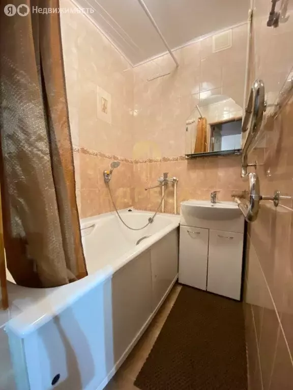 3-комнатная квартира: Оренбург, Центральная улица, 11 (62 м) - Фото 1