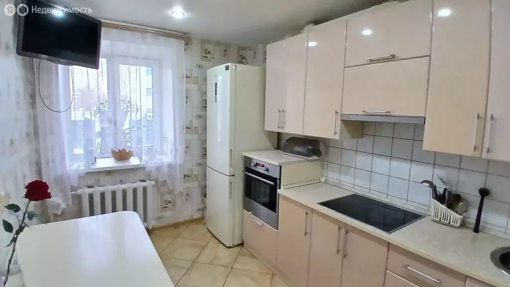 3-комнатная квартира: Киров, проспект Строителей, 15 (69.6 м) - Фото 1