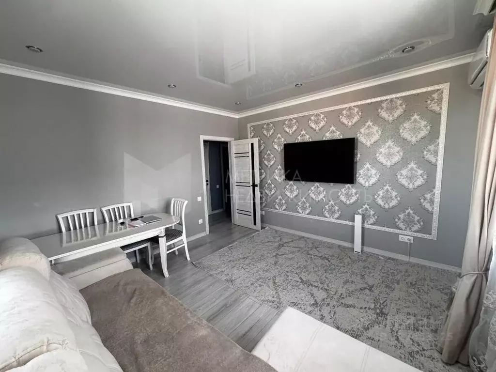 2-к кв. Тюменская область, Тюмень ул. Раушана Абдуллина, 2к1 (52.2 м) - Фото 1