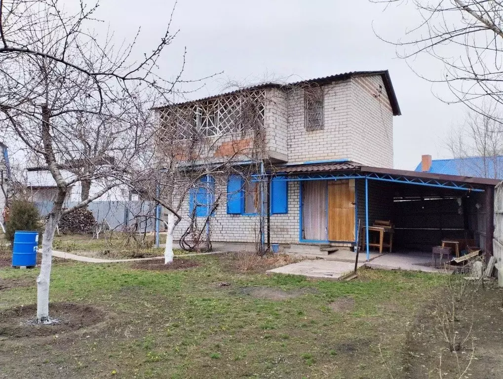 Дом в Волгоградская область, Волжский Строитель СНТ, ул. Волжская (62 ... - Фото 0