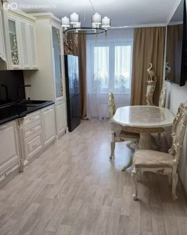 2-комнатная квартира: Челябинск, улица Маршала Чуйкова, 9 (68 м) - Фото 0