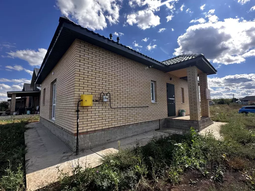 Дом в Оренбургская область, Оренбургский район, с. Подгородняя ... - Фото 1