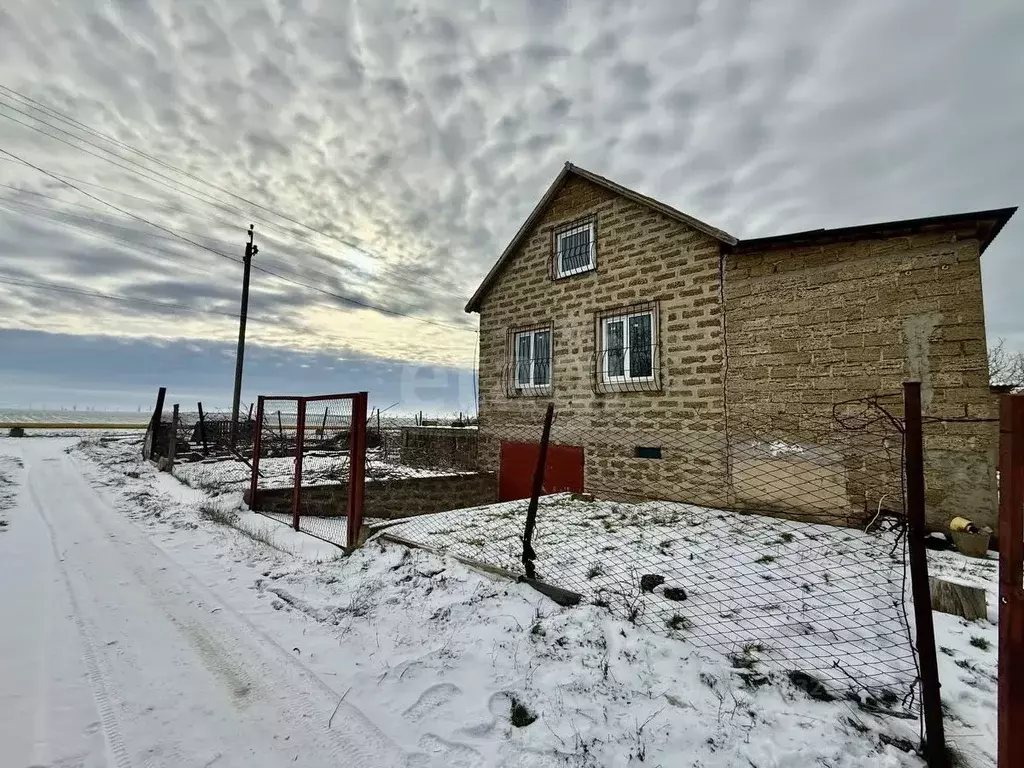 Дом в Крым, Сакский район, Ореховское с/пос, Химик-2 садоводческий ... - Фото 1