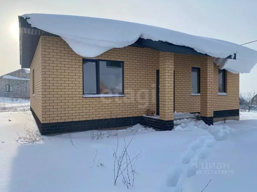 Дом в Башкортостан, Иглинский район, Акбердинский сельсовет, с. ... - Фото 2