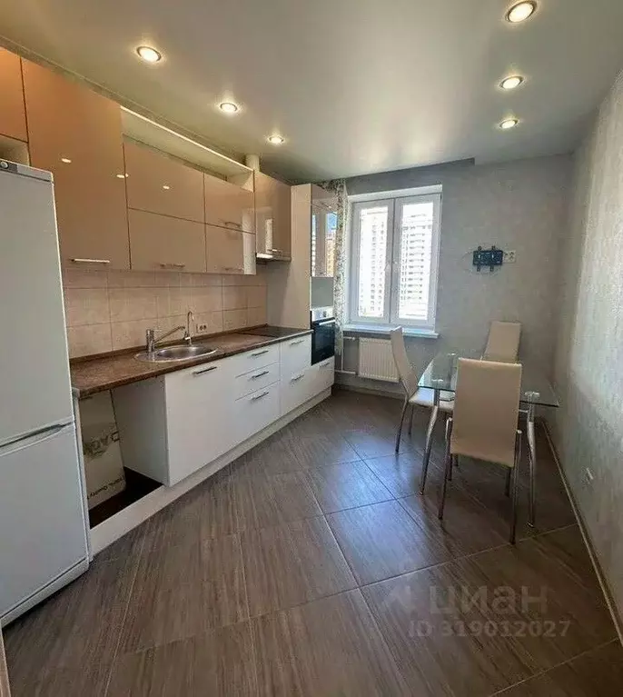 1-к кв. Кировская область, Киров ул. Героя Николая Рожнева, 8 (37.0 м) - Фото 1