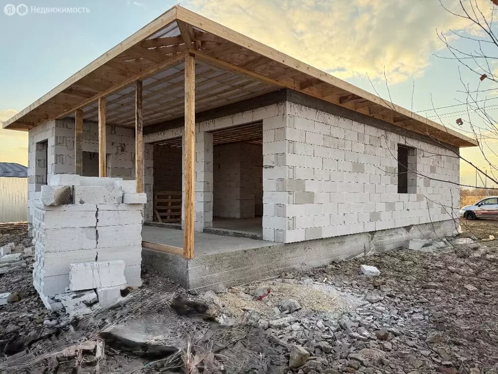 Дом в Петровский, улица Фёдора Старикова (110 м) - Фото 1