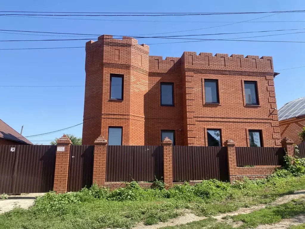 Дом в Саратовская область, Энгельс ул. Мичурина, 55 (200 м) - Фото 2