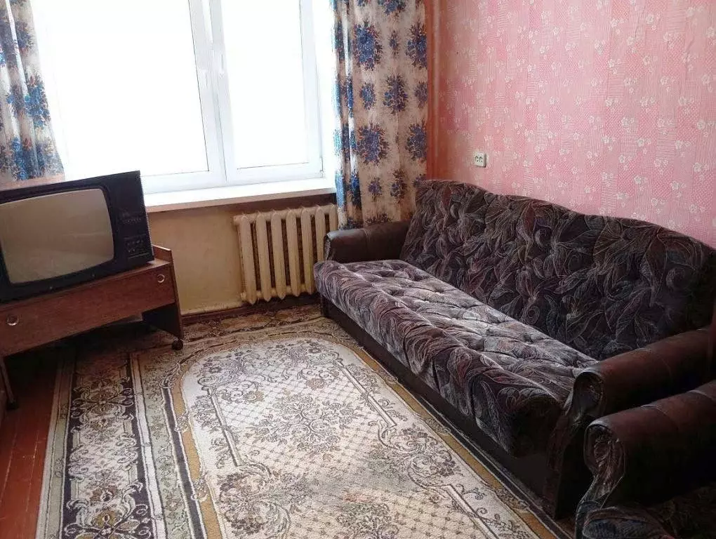 Продается комната в 7-комнатной квартире - Фото 1