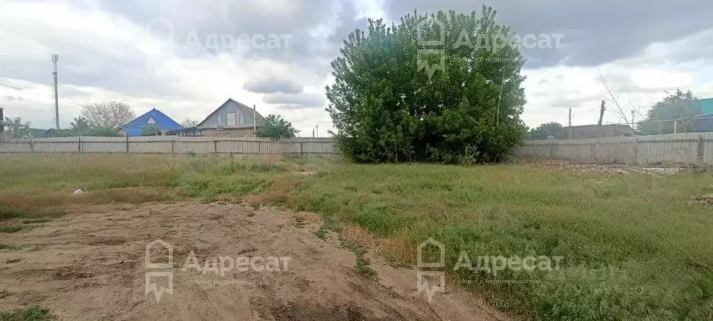 Участок в Волгоградская область, Среднеахтубинский район, Фрунзенское ... - Фото 0
