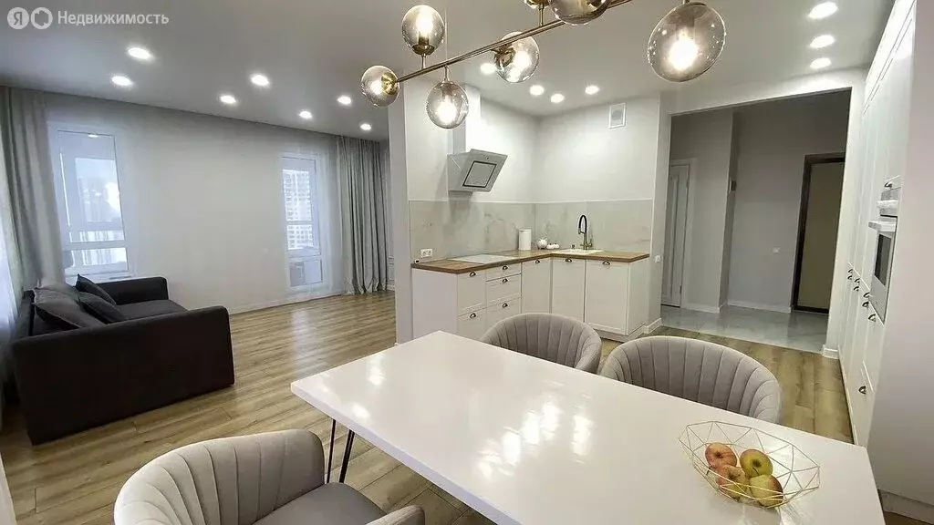 3-комнатная квартира: Тюмень, Краснооктябрьская улица, 14к2 (77.4 м) - Фото 1