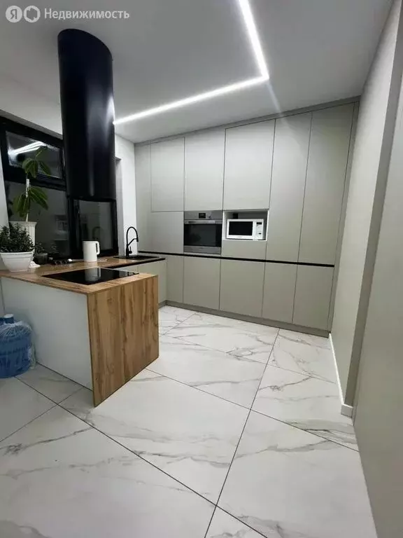 3-комнатная квартира: Якутск, Верхоянская улица, 2 (74 м) - Фото 2