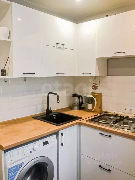 2-к кв. Псковская область, Псков ул. Максима Горького, 25 (45.7 м) - Фото 1