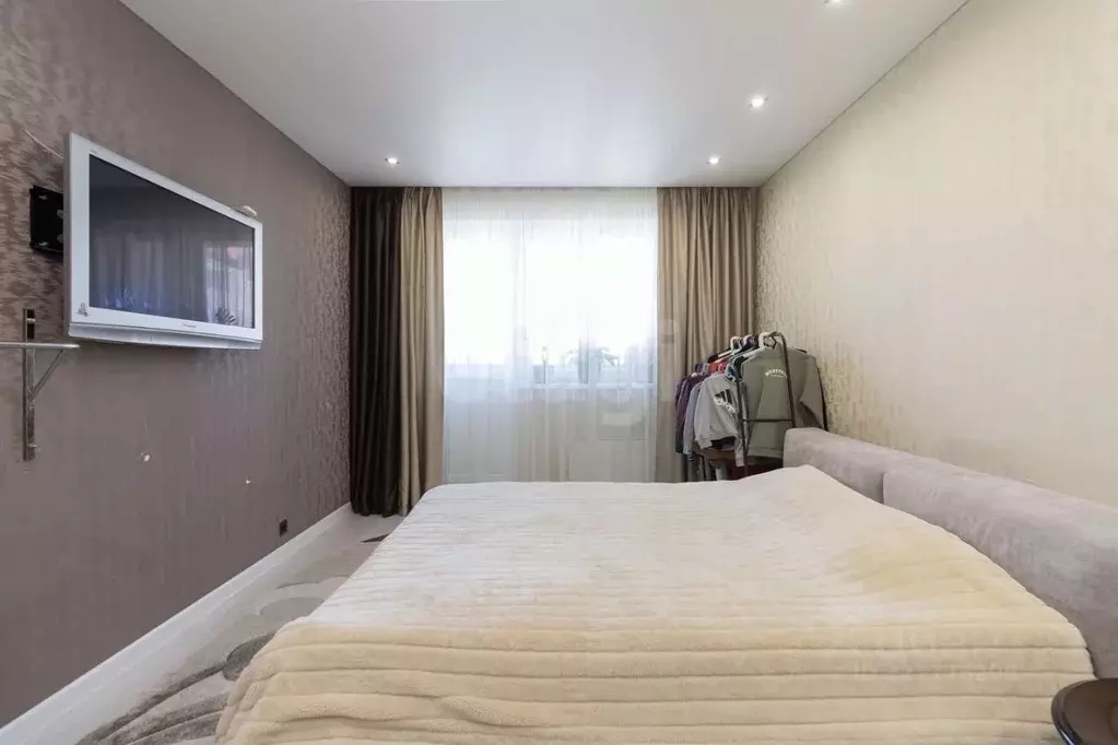 2-к кв. Тюменская область, Тюмень ул. Станислава Карнацевича, 3 (54.0 ... - Фото 1