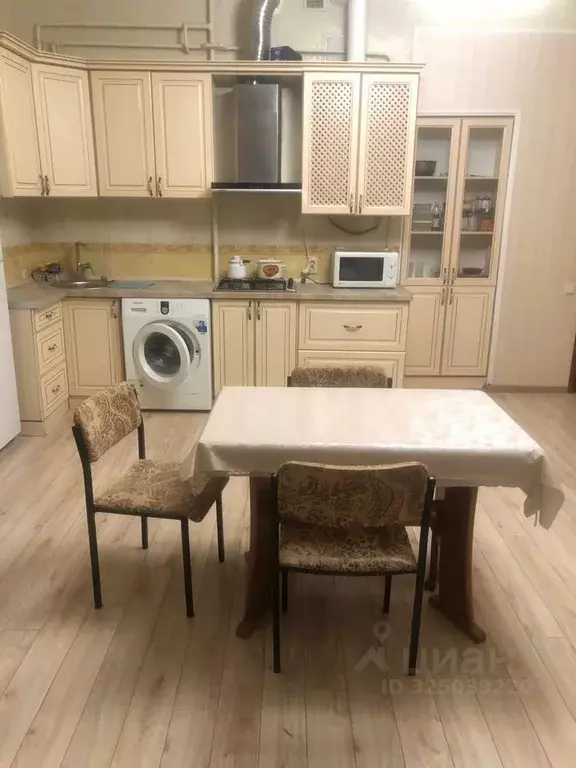 3-к кв. Крым, Симферополь туп. Евпаторийский, 6 (60.0 м) - Фото 1