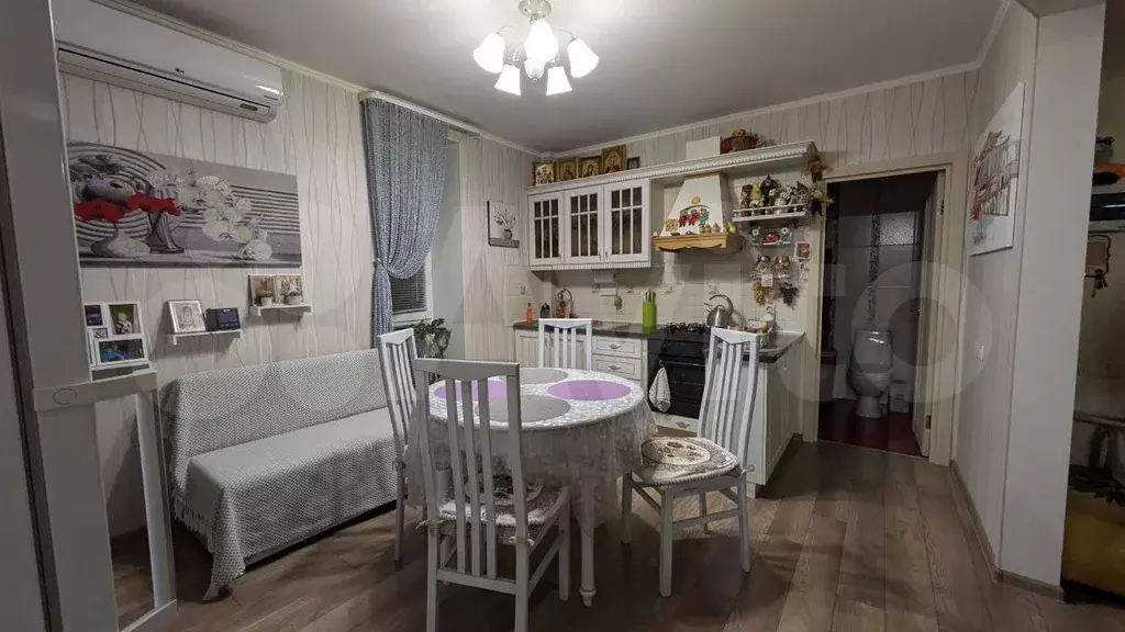 3-к. квартира, 90 м, 2/4 эт. - Фото 0