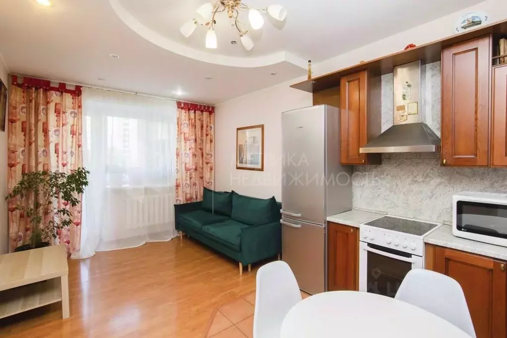 1-к кв. Тюменская область, Тюмень ул. Александра Матросова, 1к2 (52.9 ... - Фото 0