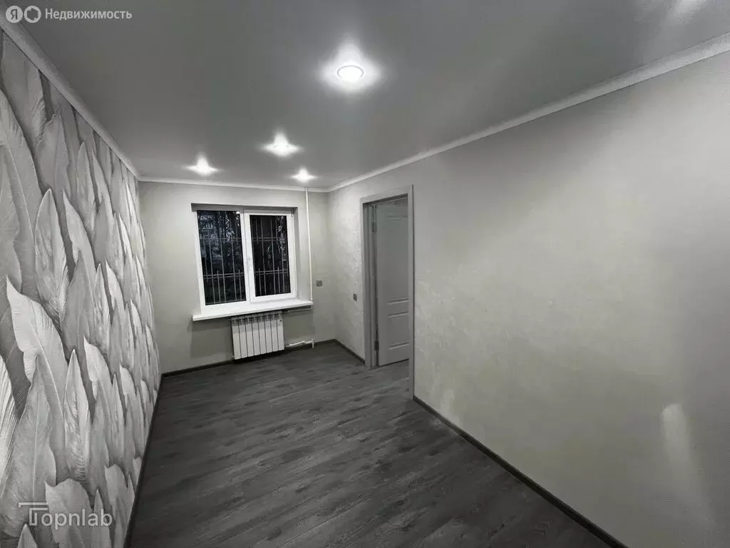 3-комнатная квартира: Нальчик, улица Идарова, 211 (56.4 м) - Фото 1