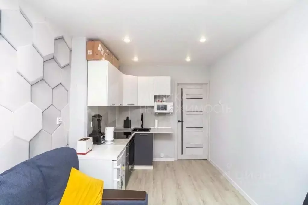 1-к кв. Тюменская область, Тюмень Заречный проезд, 37к1 (38.7 м) - Фото 0