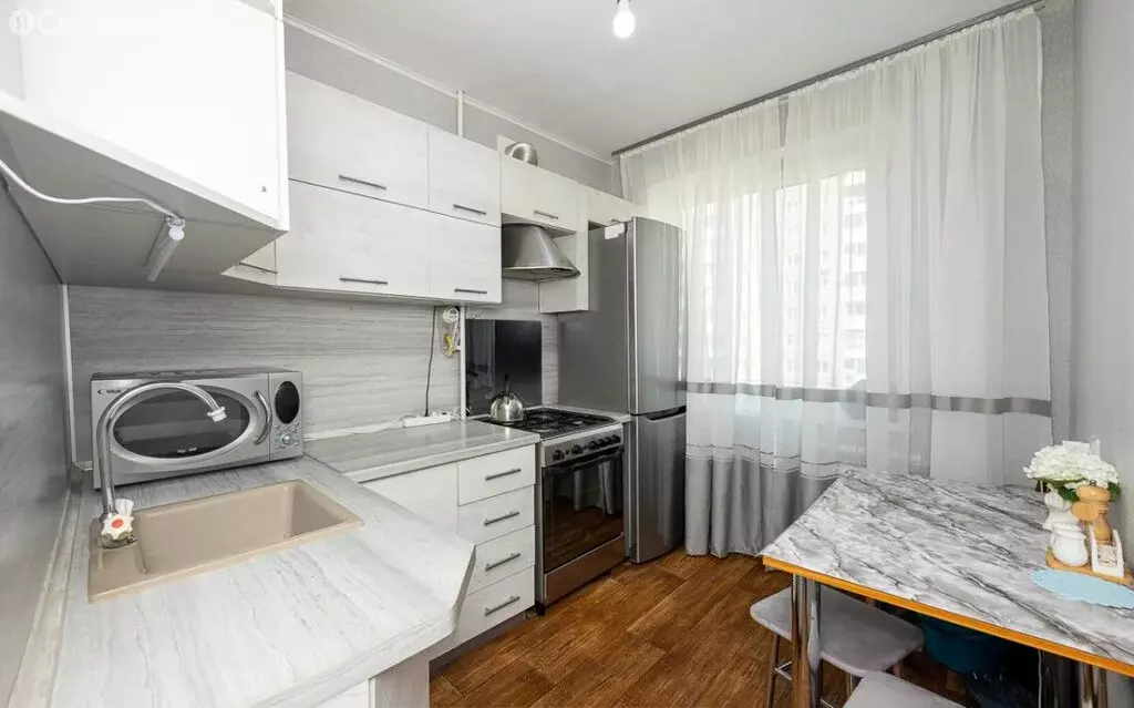 3-комнатная квартира: Комсомольск-на-Амуре, 66-й квартал, бульвар ... - Фото 0