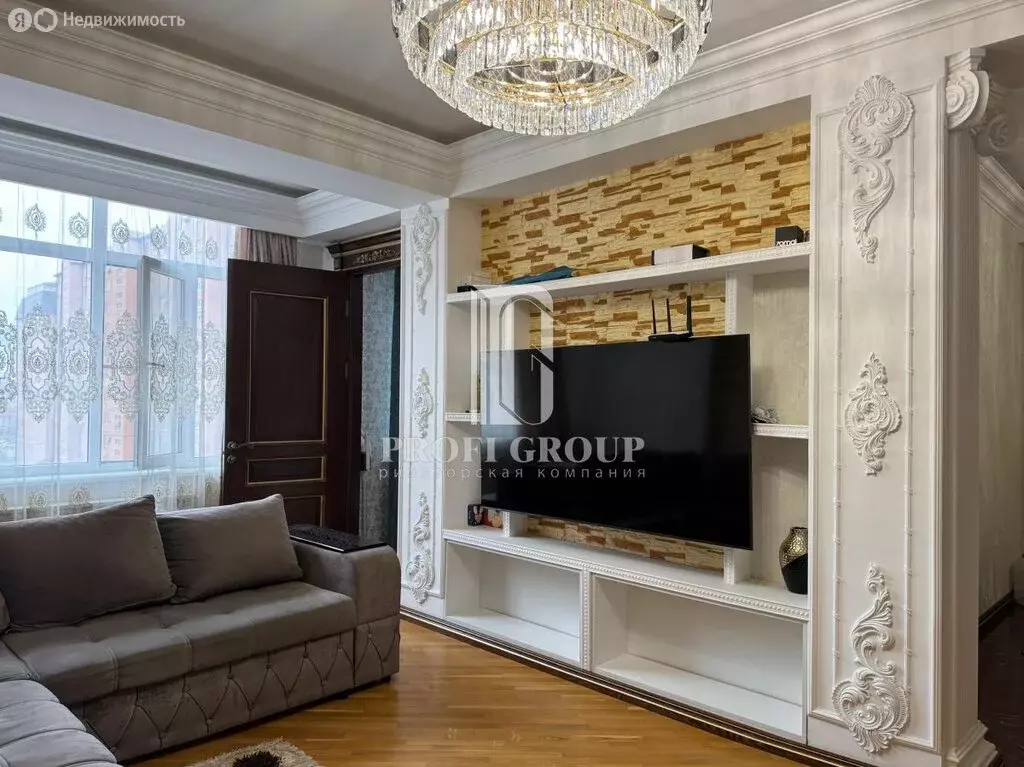 3-комнатная квартира: Махачкала, Хивская улица, 7 (95 м) - Фото 0