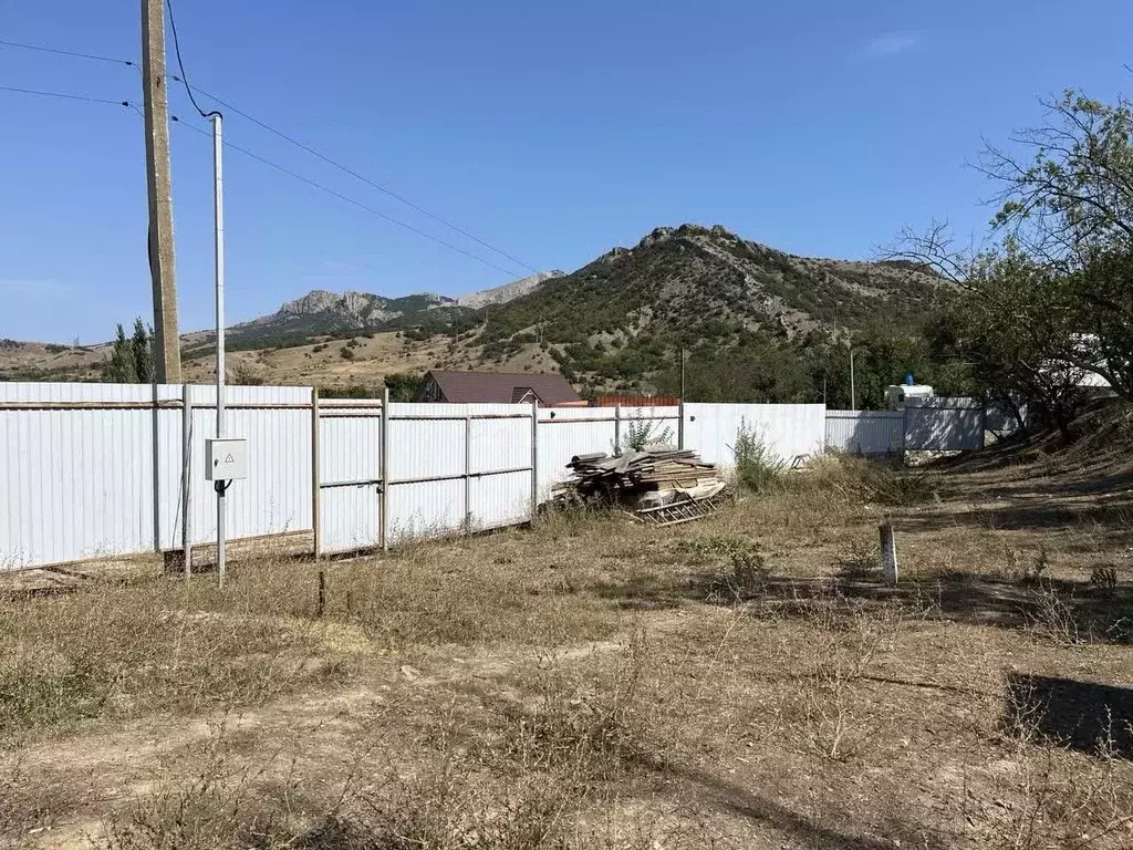 Участок в Крым, Феодосия муниципальный округ, Щебетовка пгт ул. ... - Фото 0