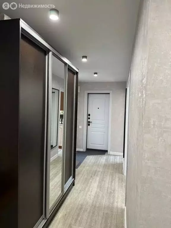 3-комнатная квартира: Тюмень, улица Самарцева, 34А (60 м) - Фото 1