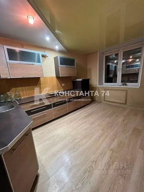 3-к кв. Челябинская область, Челябинск Салютная ул., 10 (96.0 м) - Фото 1