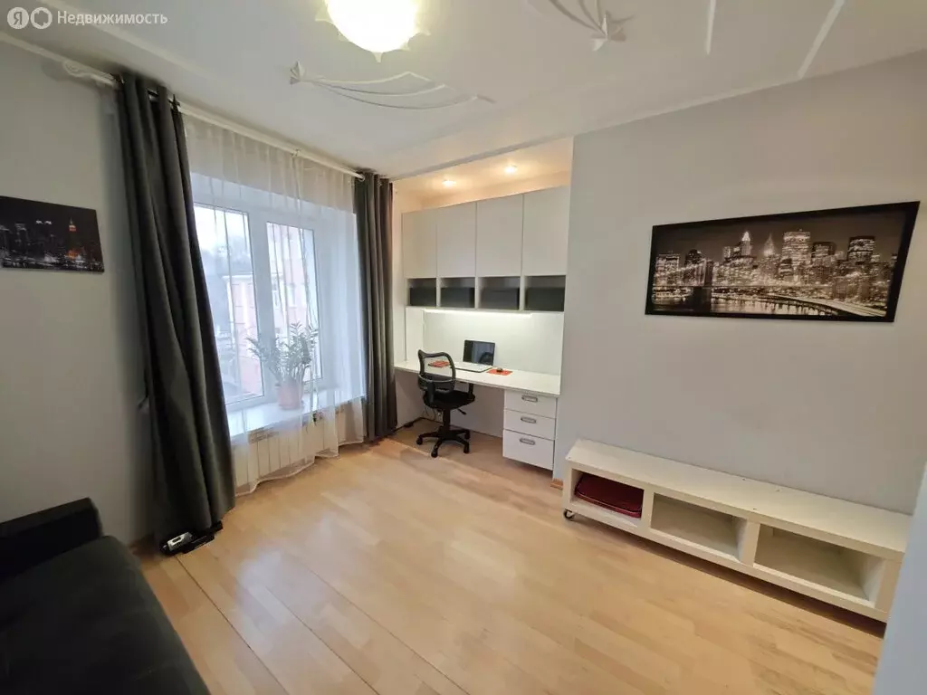 3-комнатная квартира: Киров, улица Воровского, 20 (123.8 м) - Фото 1