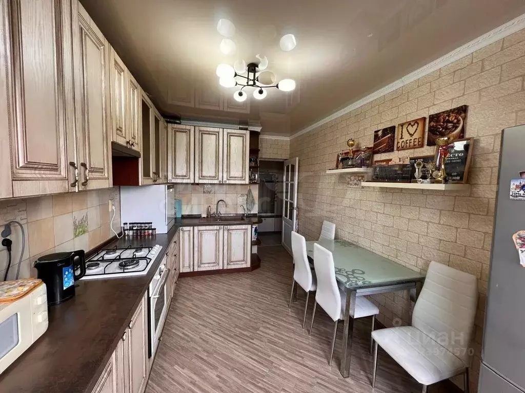 3-к кв. Калининградская область, Калининград ул. Юрия Гагарина, 111 ... - Фото 2