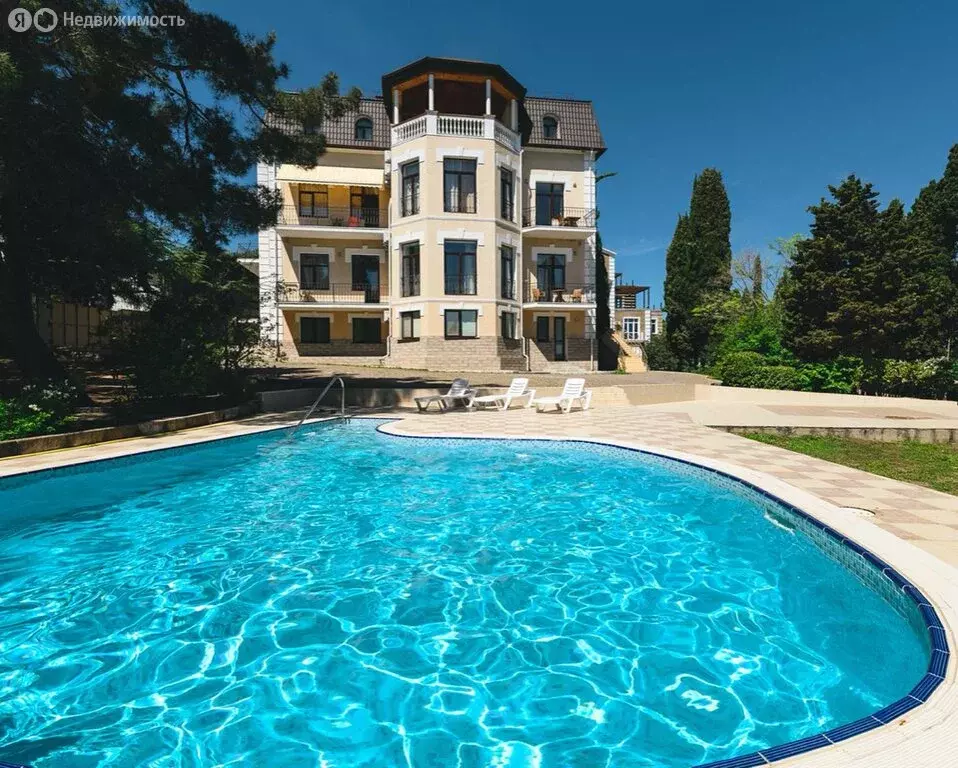 2-комнатная квартира: Алушта, Комсомольская улица, 5 (101.1 м) - Фото 1