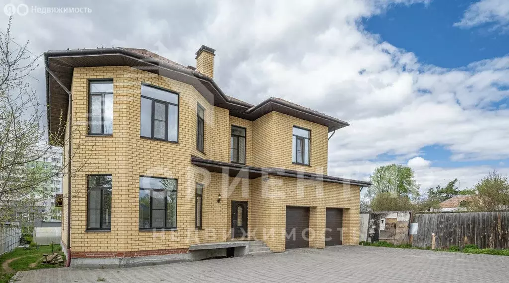 Дом в Верхняя Пышма, улица Металлургов, 24 (400 м) - Фото 0