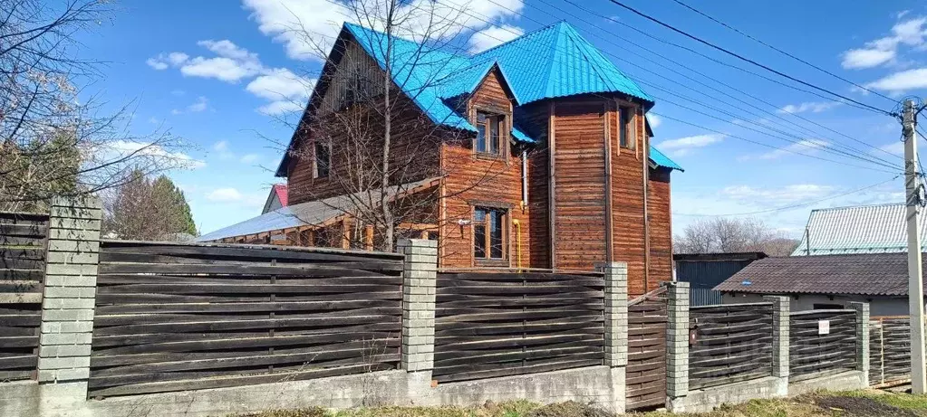 Дом в Алтай, Горно-Алтайск Хребтовый пер., 16 (262 м) - Фото 1