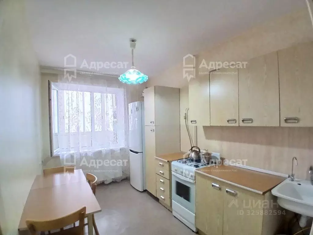 3-к кв. Волгоградская область, Волгоград ул. Маршала Воронова, 12 ... - Фото 1