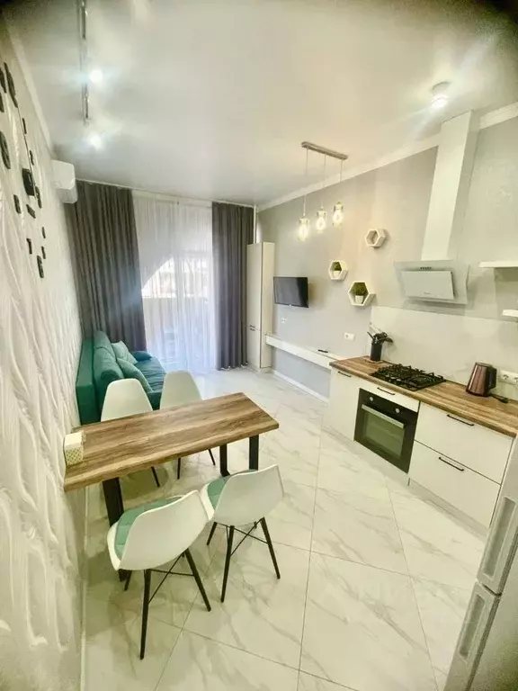 1-к кв. Краснодарский край, Геленджик Крымская ул. (54.0 м) - Фото 1