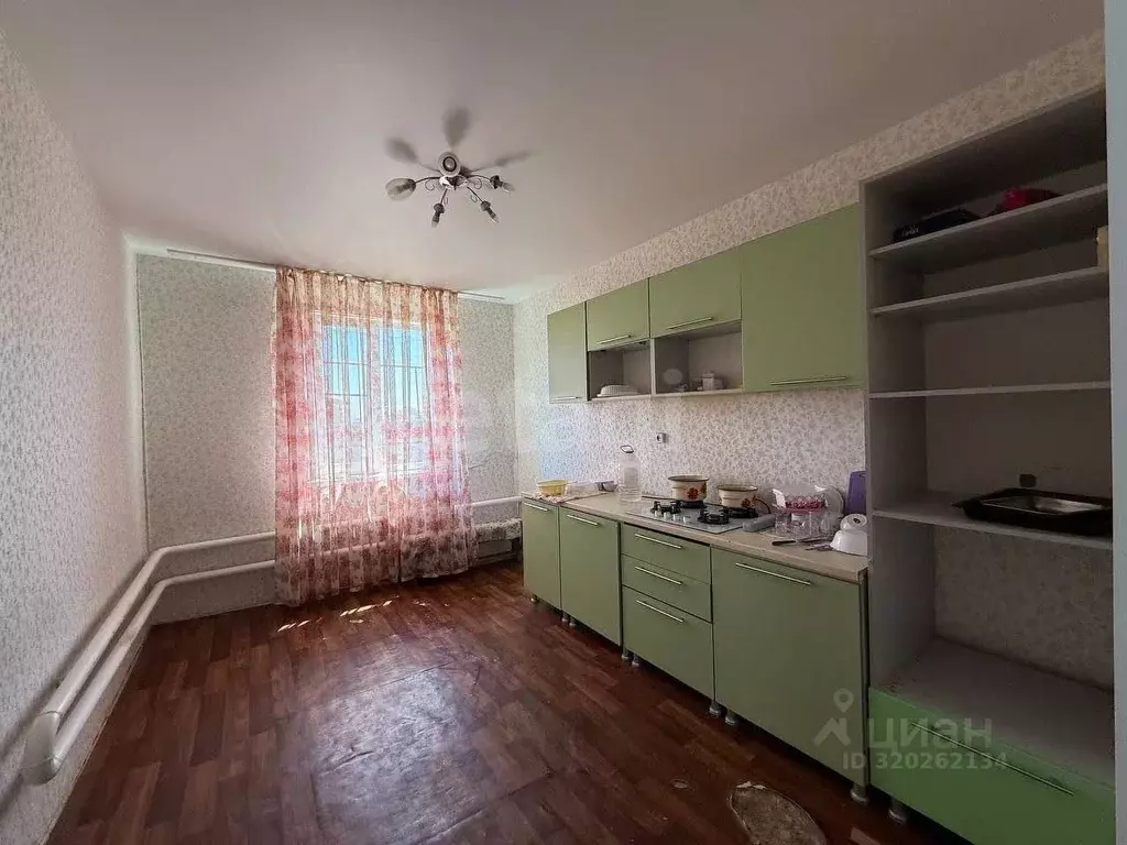 Дом в Калмыкия, Целинный район, с. Троицкое ул. Лермонтова, 45 (97 м) - Фото 1