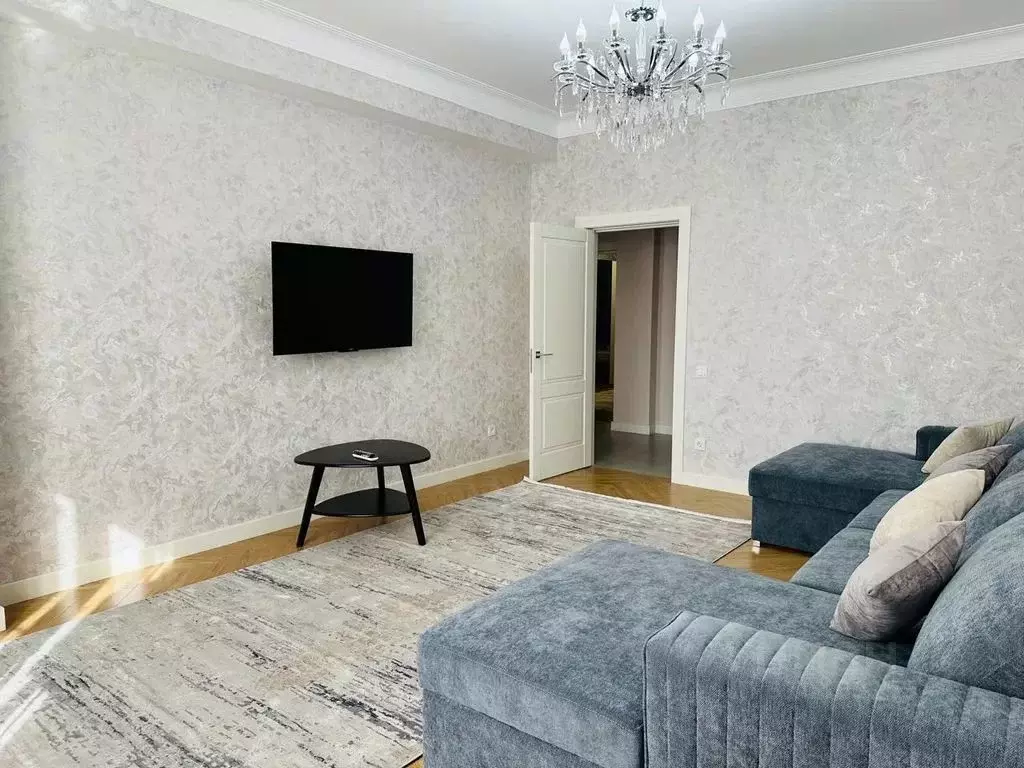 2-к кв. Дагестан, Каспийск просп. М. Омарова, 18 (75.0 м) - Фото 1