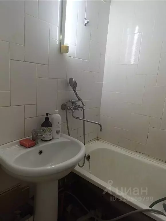 1-к кв. Кировская область, Киров ул. Молодой Гвардии, 8 (35.0 м) - Фото 2