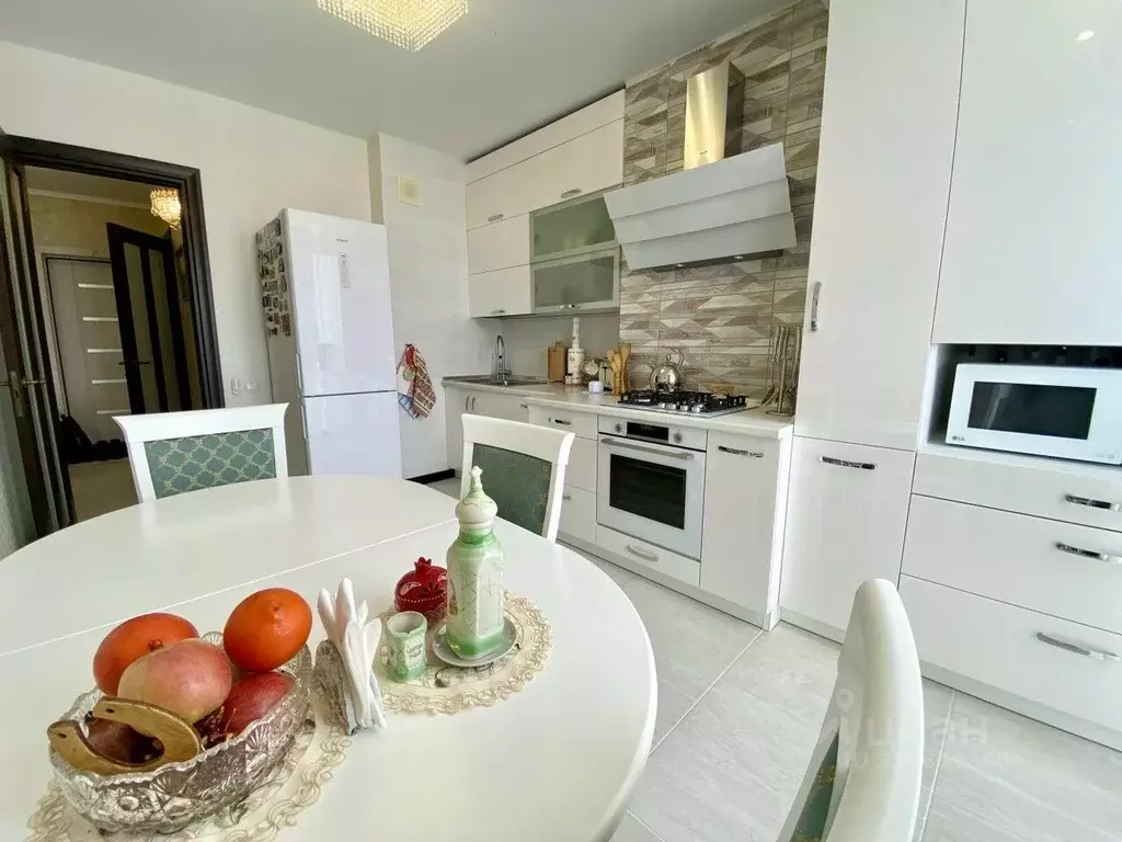 2-к кв. Севастополь ул. Челнокова, 17к2А (55.5 м) - Фото 1