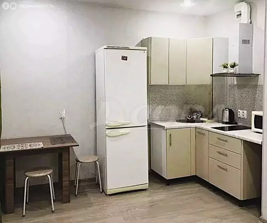 Квартира-студия: Тюмень, улица Тимофея Чаркова, 81к1 (35 м) - Фото 1