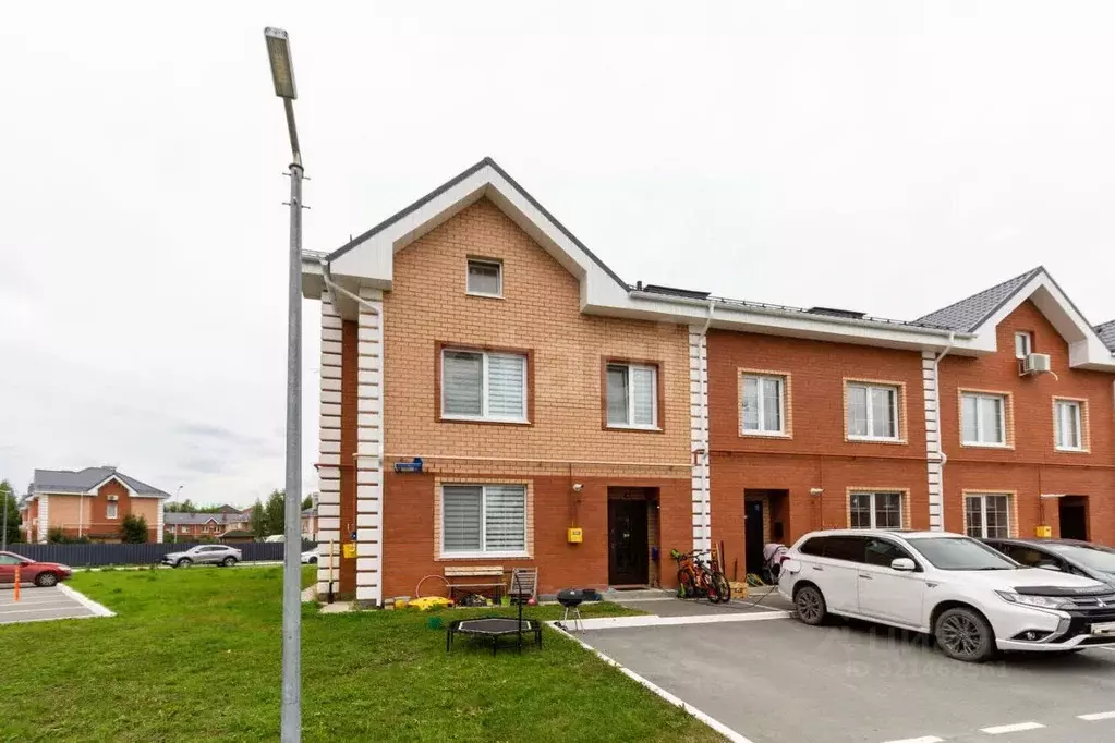 Таунхаус в Тюменская область, Тюмень ул. Бориса Быстрых (93 м) - Фото 0