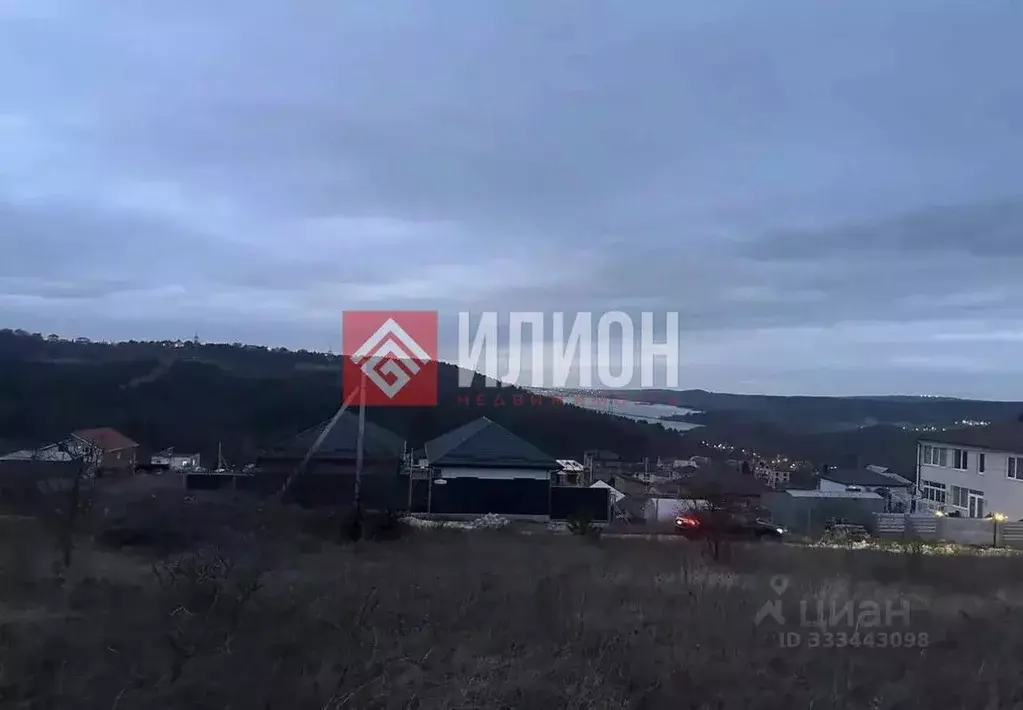 Участок в Крым, Симферопольский район, Добровское с/пос, с. Лозовое ... - Фото 2