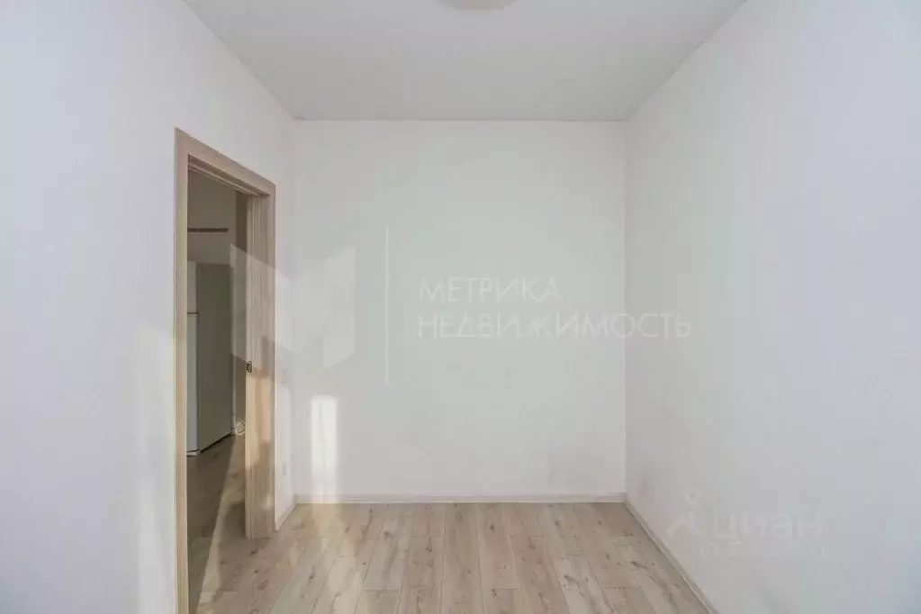 Студия Тюменская область, Тюмень ул. Фармана Салманова, 1 (31.0 м) - Фото 1