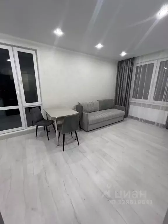 2-к кв. Татарстан, Казань ул. Рашида Нежметдинова, 11к5 (40.0 м) - Фото 1