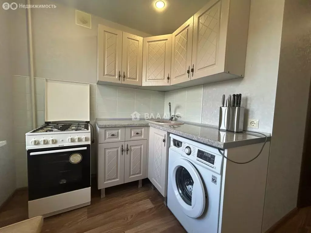 3-комнатная квартира: Волгоград, улица Фадеева, 43 (62.5 м) - Фото 0