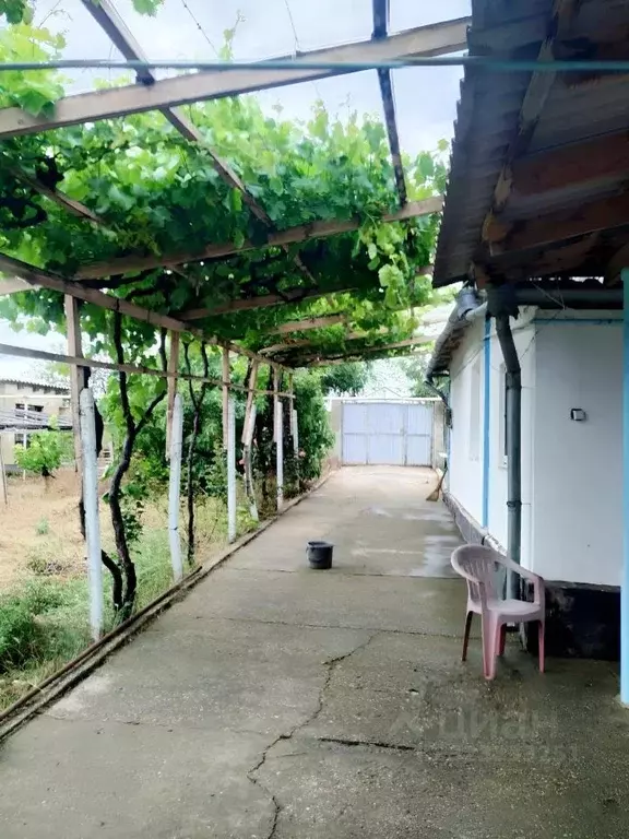 Дом в Крым, Бахчисарайский район, с. Угловое ул. Ленина, 91 (74 м) - Фото 2