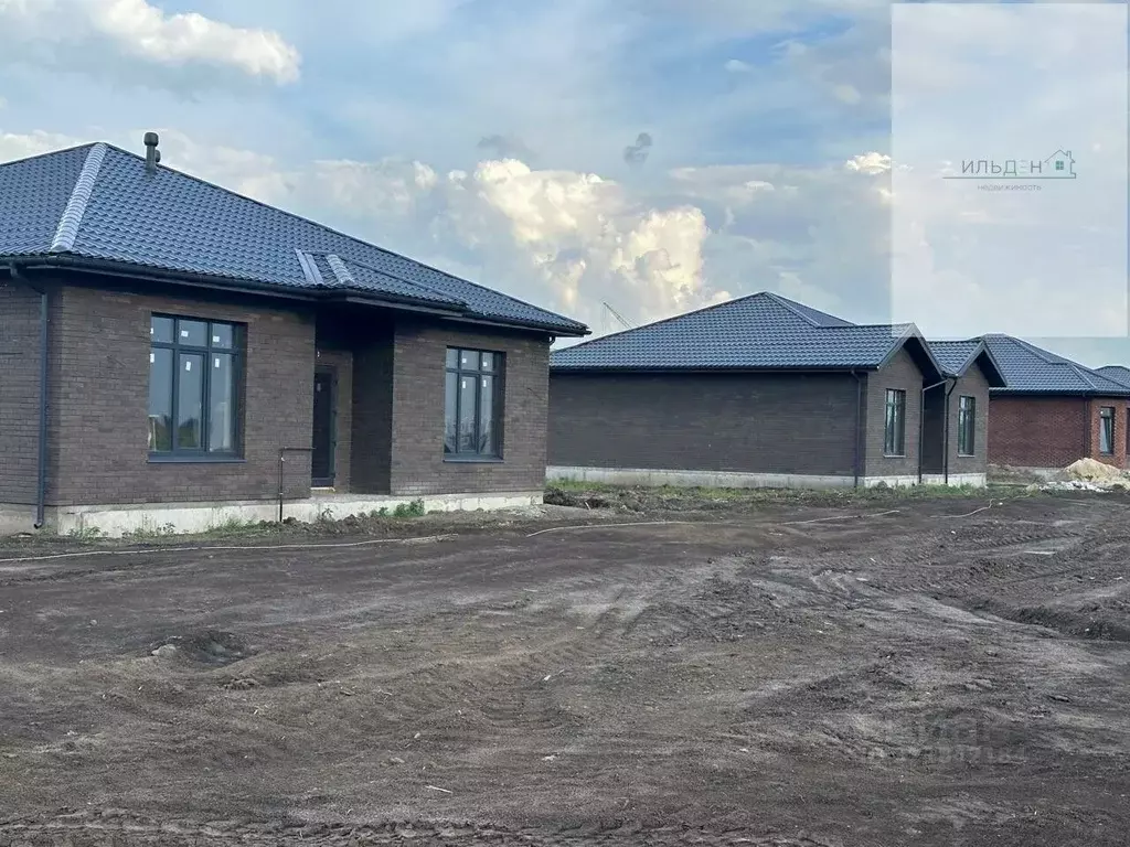 Дом в Брянская область, Брянский район, Отрадненское с/пос, с. ... - Фото 1