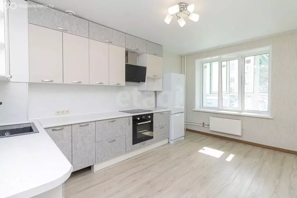 3-комнатная квартира: Тюмень, Ставропольская улица, 97к1 (75.9 м) - Фото 1