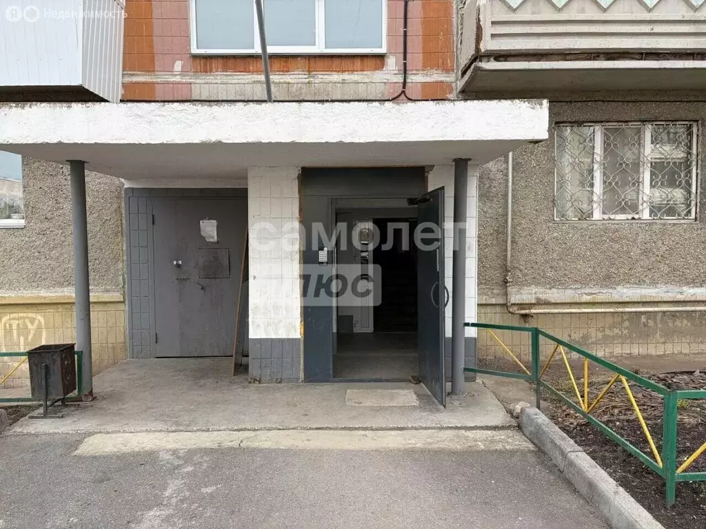1-комнатная квартира: Миасс, улица Нахимова, 20 (41 м) - Фото 2